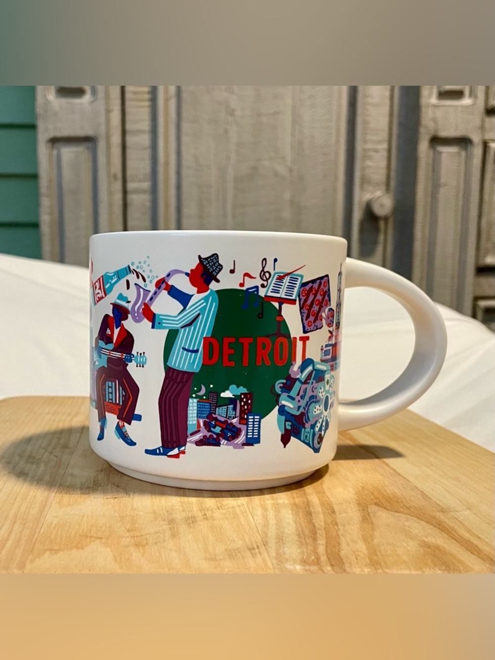 *EUC* STARBUCKS “Detroit”- Discovery Series - 14oz - Purple Coffee/Tea Mug/Cup